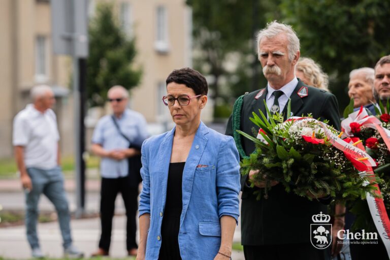 Uroczyście przy Piecie Wołyńskiej