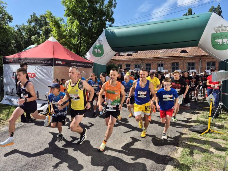 Biegiem uczcili pamięć