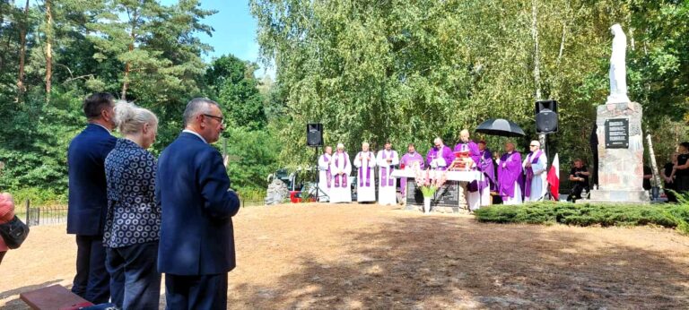 Z pielgrzymką do miejsc pamięci